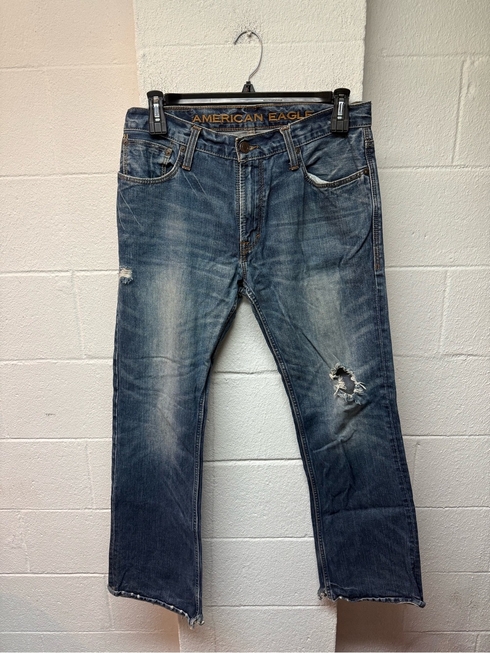 American Eagle Outfitters Men's Faded Distressed Blue Jeans